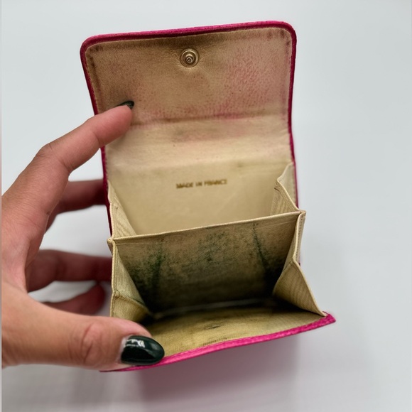 Chanel Caviar Vintage Compact Wallet - Picture 6 of 11